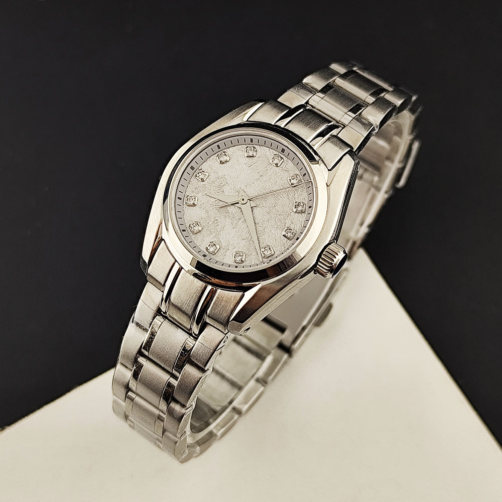 ساعة يد نسائية 2026 NH05 بقرص  - مراجعة Accessories With Watch وسعره